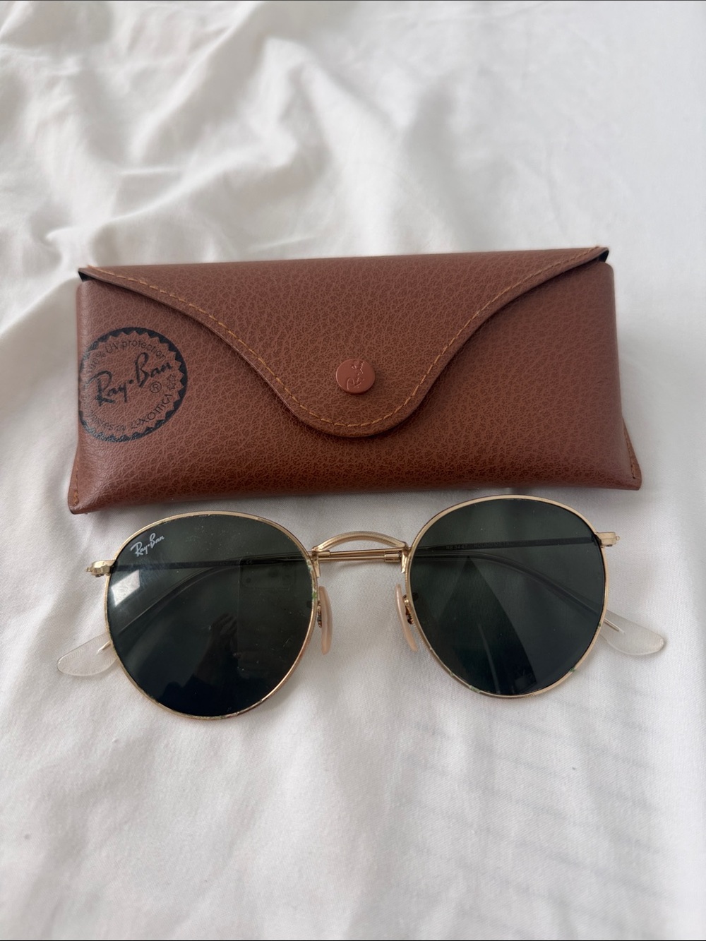 Ray-Ban Gold Frame Sunglasses with Dark Green Lenses